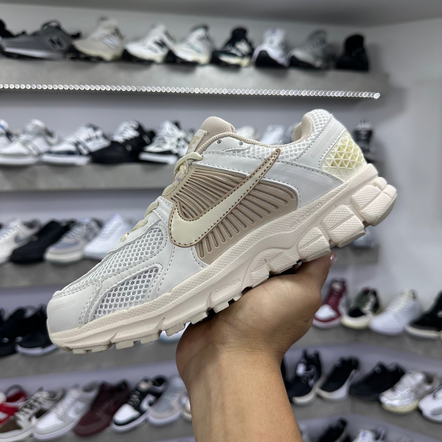 Nike Zoom Vomero 5 Beige