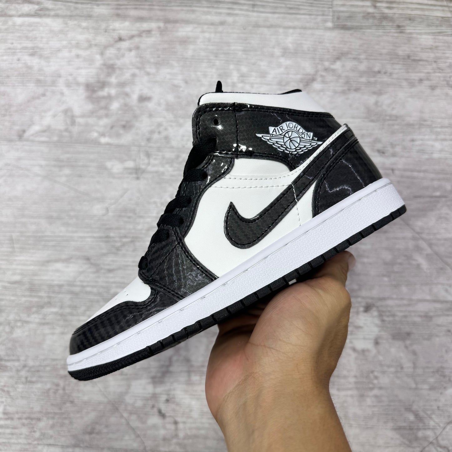 Air Jordan 1 Black Carbon