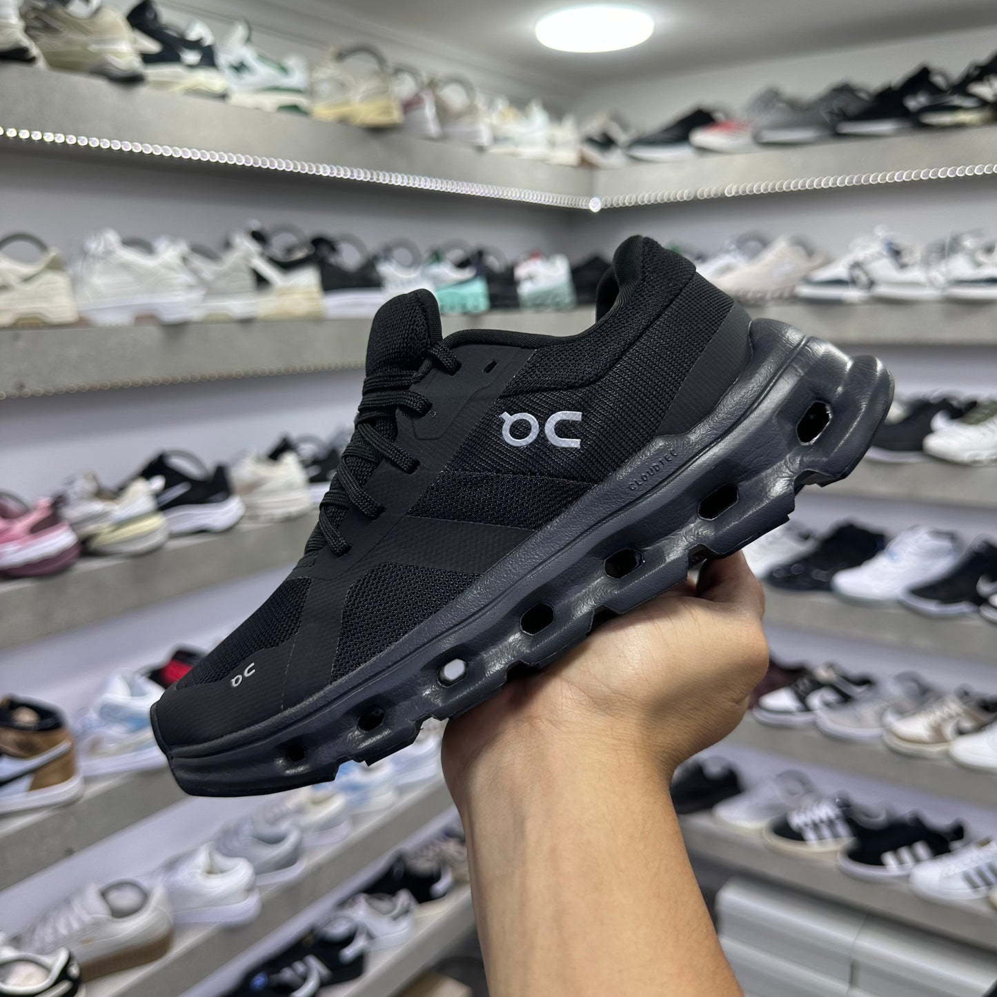 On Cloudswift 3 All Black