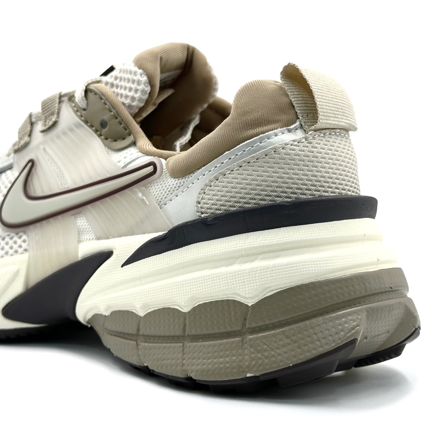 Nike V2K Run Light Orewood Brown