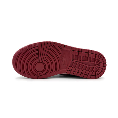 Air Jordan 1 Patent Bred