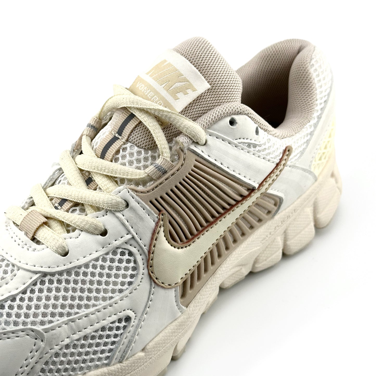 Nike Zoom Vomero 5 Beige