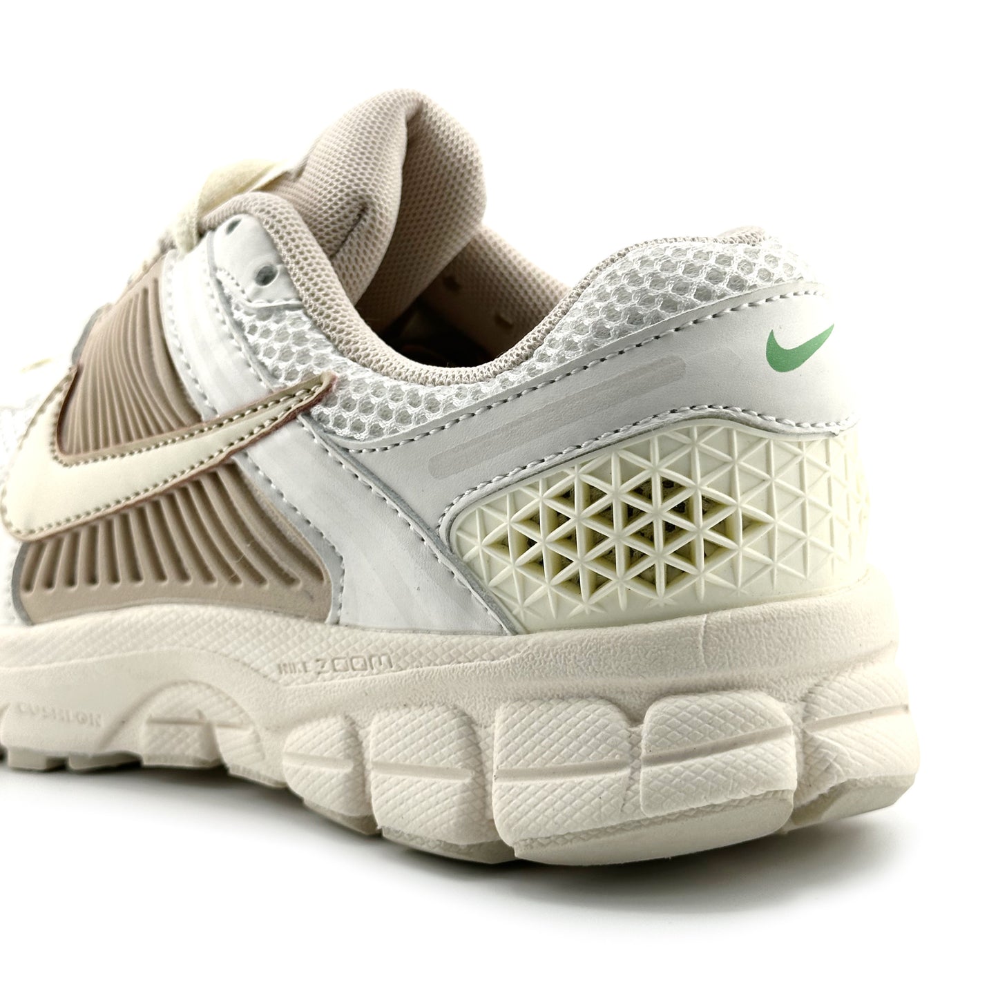 Nike Zoom Vomero 5 Beige