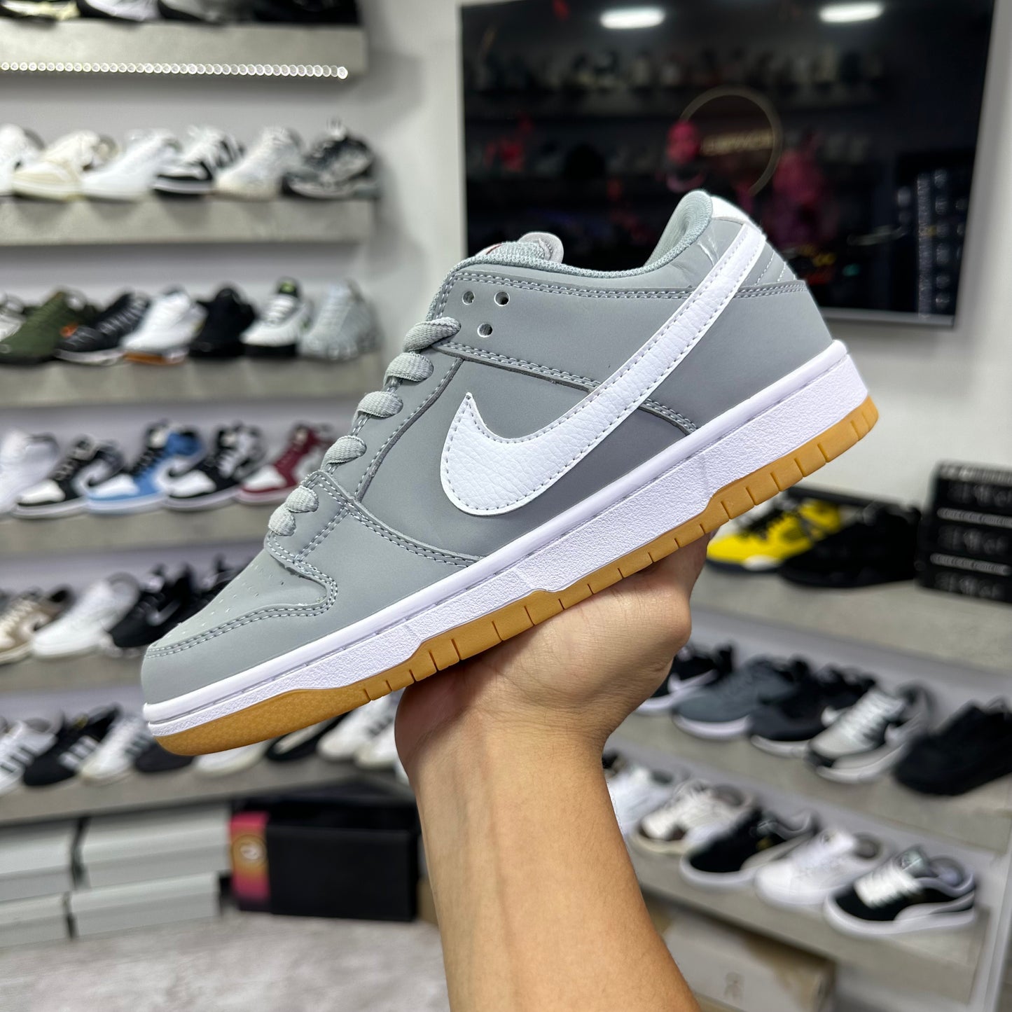 Nike SB Dunk Low 'Wolf Grey Gum'